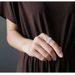 Bague feuille de Monstera portée