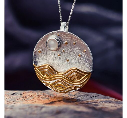 Pendentif Lune sur les Vagues (fond argenté)