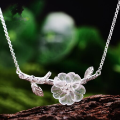 Pendentif fleur sous la pluie cristal blanc