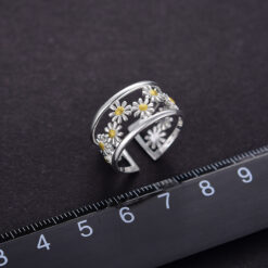 Bague large - pâquerettes d'argent (taille)