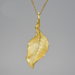 Pendentif feuille d'automne doré