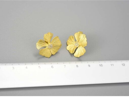 Boucle d'oreille fleur épanouie (taille)